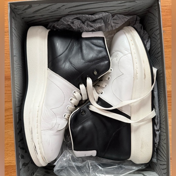 Alexander McQueen Black and White High-Top Sneakers - Picture 1 of 4
